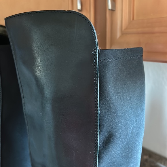 NEW “Vince Camuto” Librena size 8 1/2 heel 1 1/4 aprox leather/gore-Tex - Picture 4 of 15